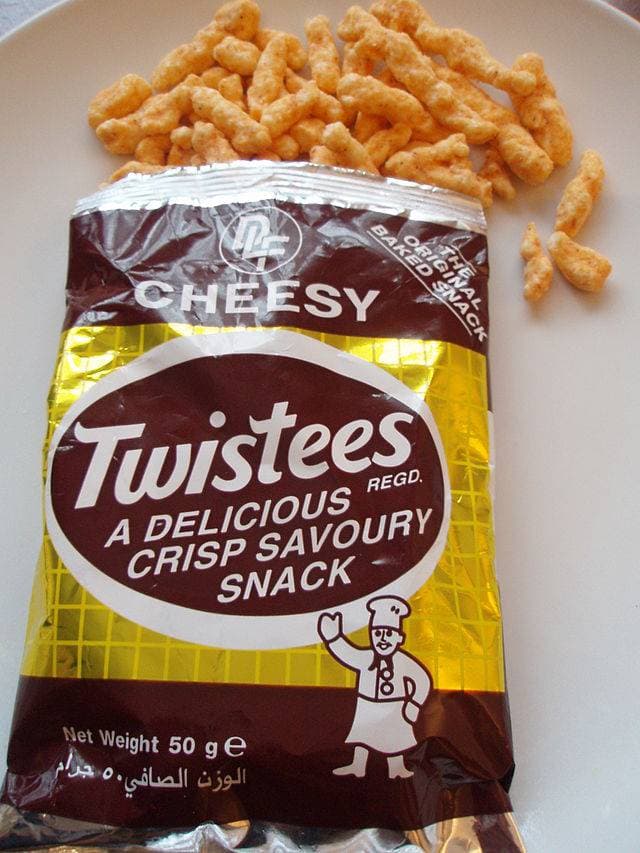7. Twistees Cheesy (cips)